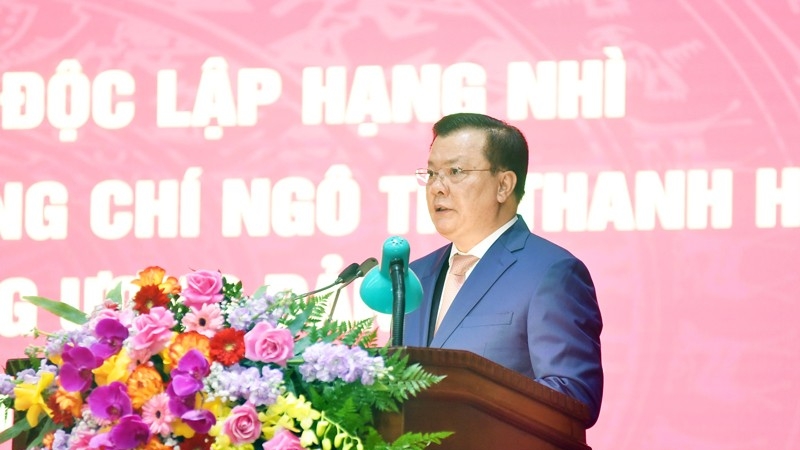 Trao tặng Huân chương Độc lập hạng Nhì cho nguyên Phó Bí thư Thường trực Thành uỷ Hà Nội Ngô Thị Thanh Hằng