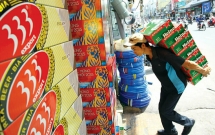 Bia tăng giá trước Tết