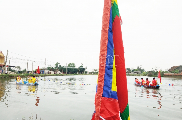 xa hoa loc thanh hoa ve lang van hoa bai trung xem hoi dua thuyen