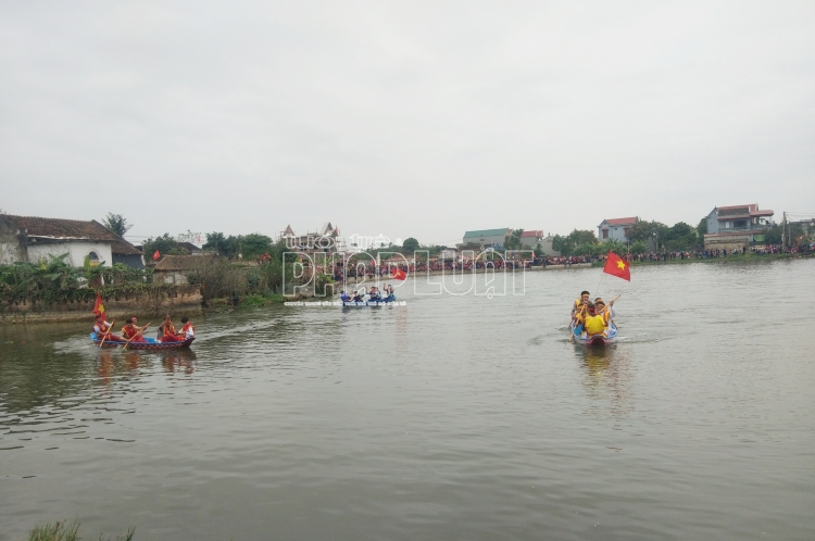 xa hoa loc thanh hoa ve lang van hoa bai trung xem hoi dua thuyen