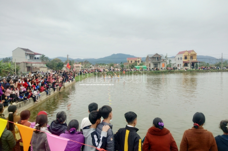 xa hoa loc thanh hoa ve lang van hoa bai trung xem hoi dua thuyen