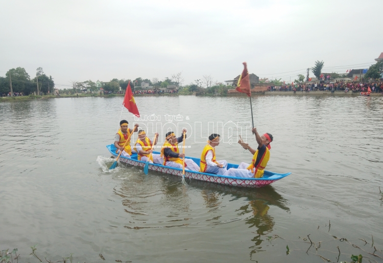 xa hoa loc thanh hoa ve lang van hoa bai trung xem hoi dua thuyen