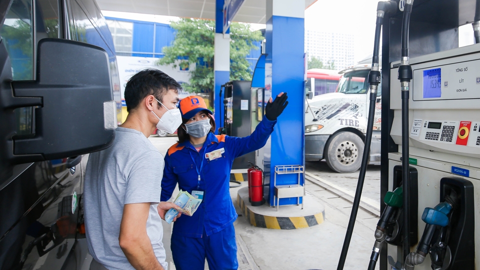 Dứt khoát phải triển khai xuất hóa đơn điện tử với xăng dầu