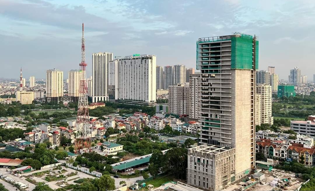 Thị trường đóng băng, giá chung cư Hà Nội vẫn tăng