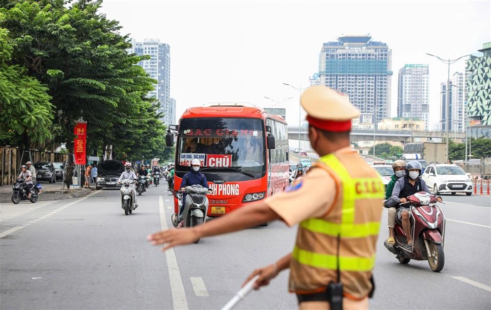 Người dân báo tin vi phạm giao thông có thể được thưởng đến 5 triệu đồng