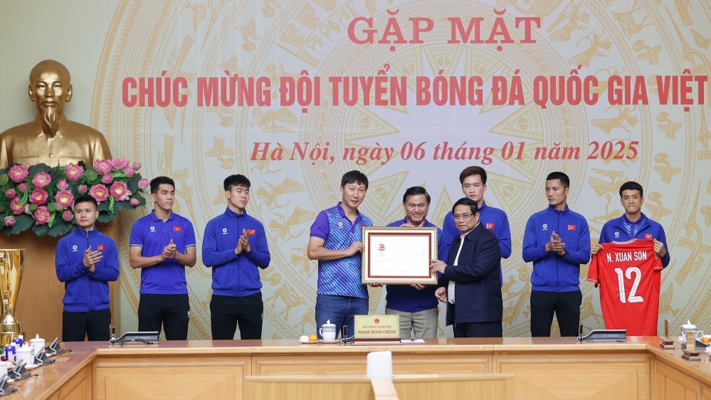 Thủ tướng: Bóng đá Việt Nam phải vô địch Châu Á và dự World Cup