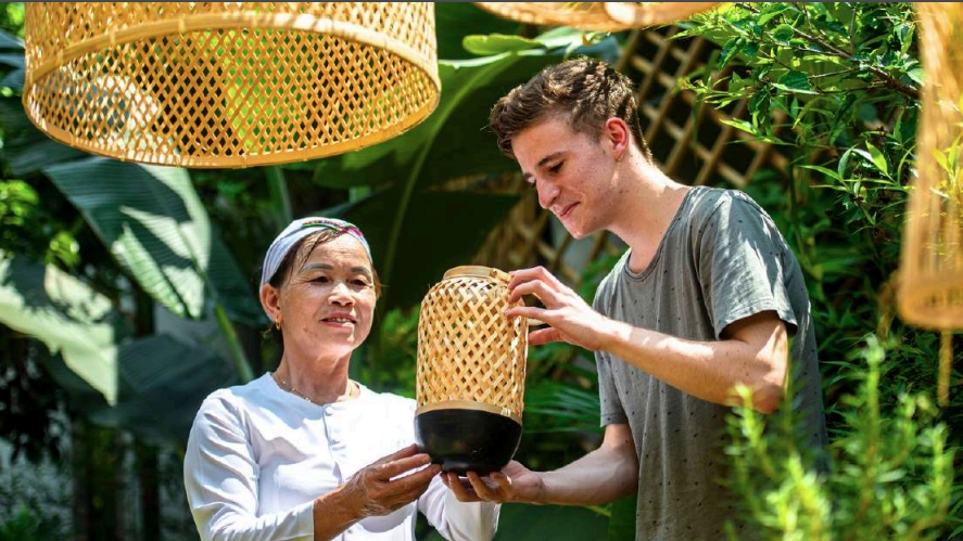 nam 2024 nganh du lich thu ve 840000 ty dong