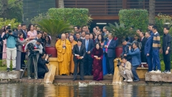 chu tich nuoc va phu nhan cung kieu bao tha ca chep tai ao ca bac ho