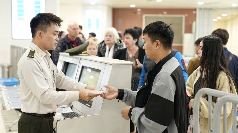 Sân bay Nội Bài đón khoảng 590 lượt chuyến bay ngày cao điểm Tết