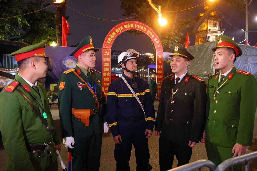 Công an Hà Nội bảo đảm an toàn cho Nhân dân dịp Tết Dương lịch 2026