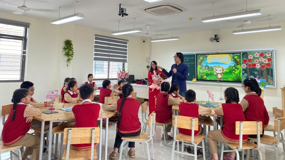 Đổi mới phương thức dạy học môn khoa học gắn với STEM và AI