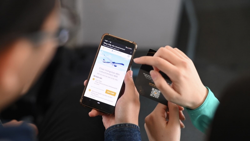 Hãng hàng không Việt Nam đầu tiên chính thức phổ cập internet trên máy bay