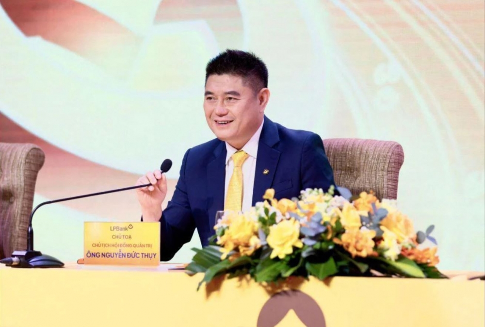 Bầu Thụy rút vốn khỏi LPBank