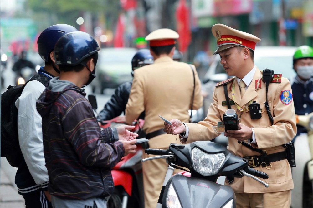 Hà Nội: CSGT xử lý vi phạm nồng độ cồn xuyên Tết Dương lịch 2026