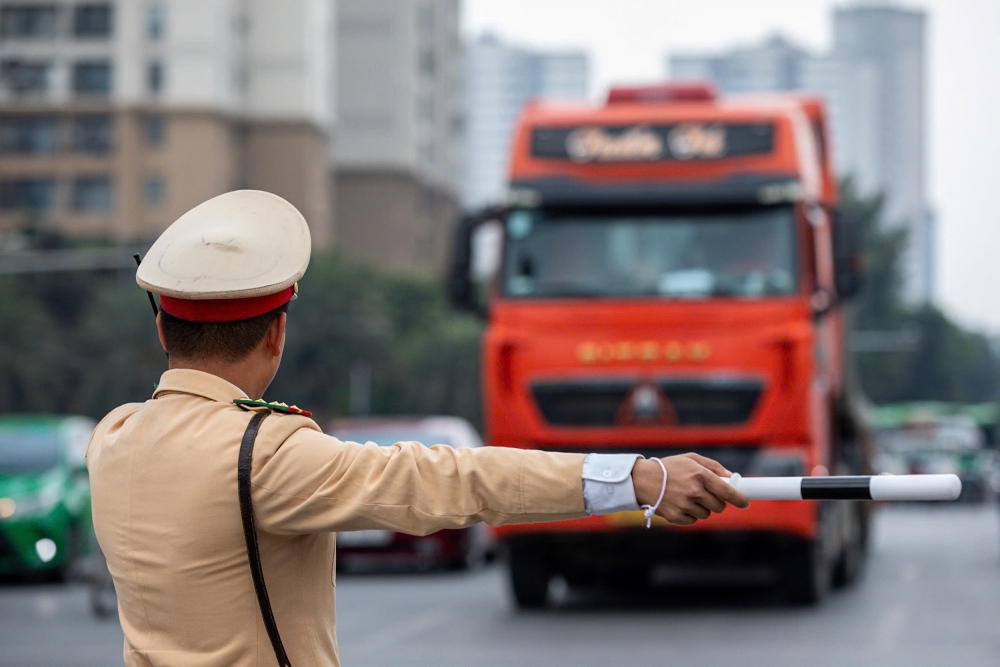Hình ảnh Công an Hà Nội làm việc xuyên Tết Dương lịch đảm bảo bình yên cho Thủ đô