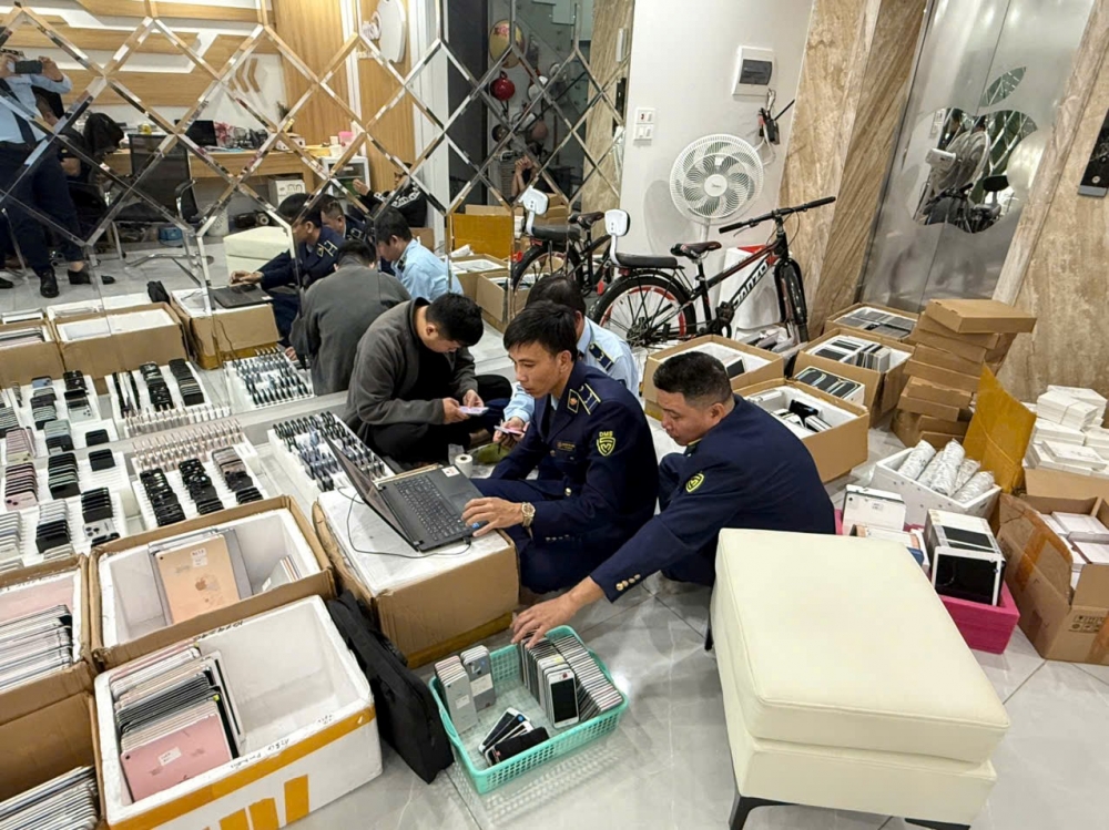 Hơn 1.000 chiếc iPhone, iPad không chứng từ bị phát giác tại Thanh Hóa