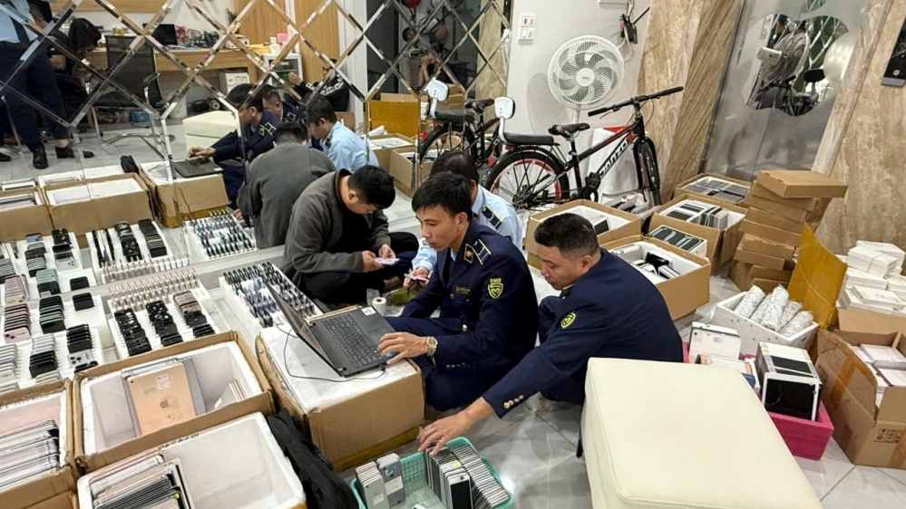 Hơn 1.000 chiếc iPhone, iPad không chứng từ bị phát giác tại Thanh Hóa