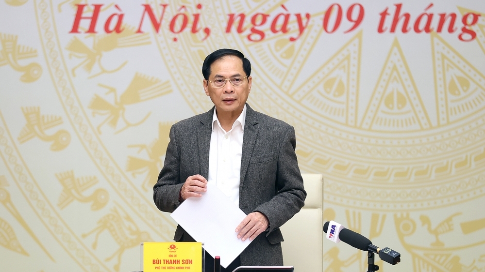 Phó Thủ tướng: Còn tình trạng cán bộ buông lỏng, bao che cho buôn lậu, hàng giả