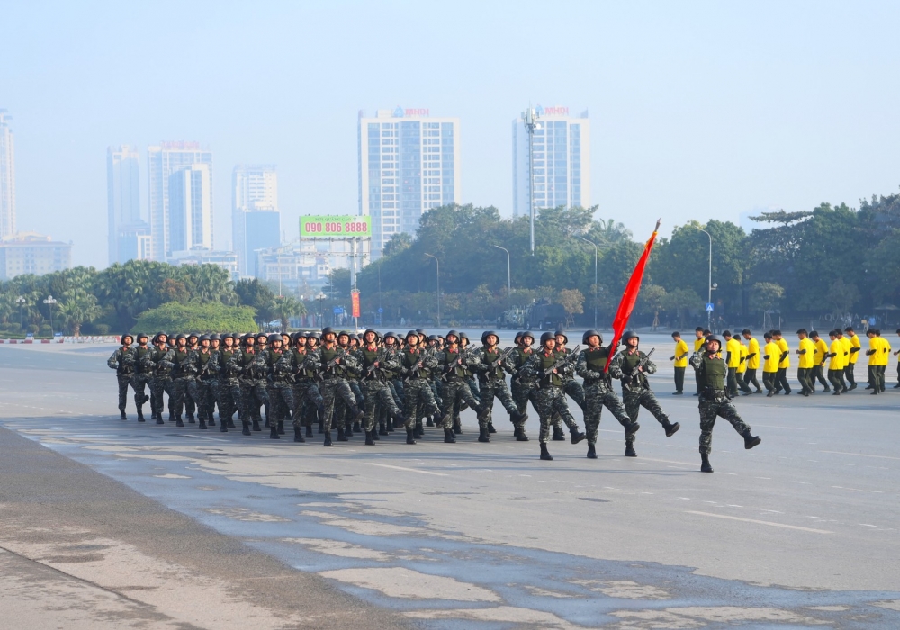 Hình ảnh đội quân tinh nhuệ, dàn khí tài hiện đại bảo vệ Đại hội XIV của Đảng