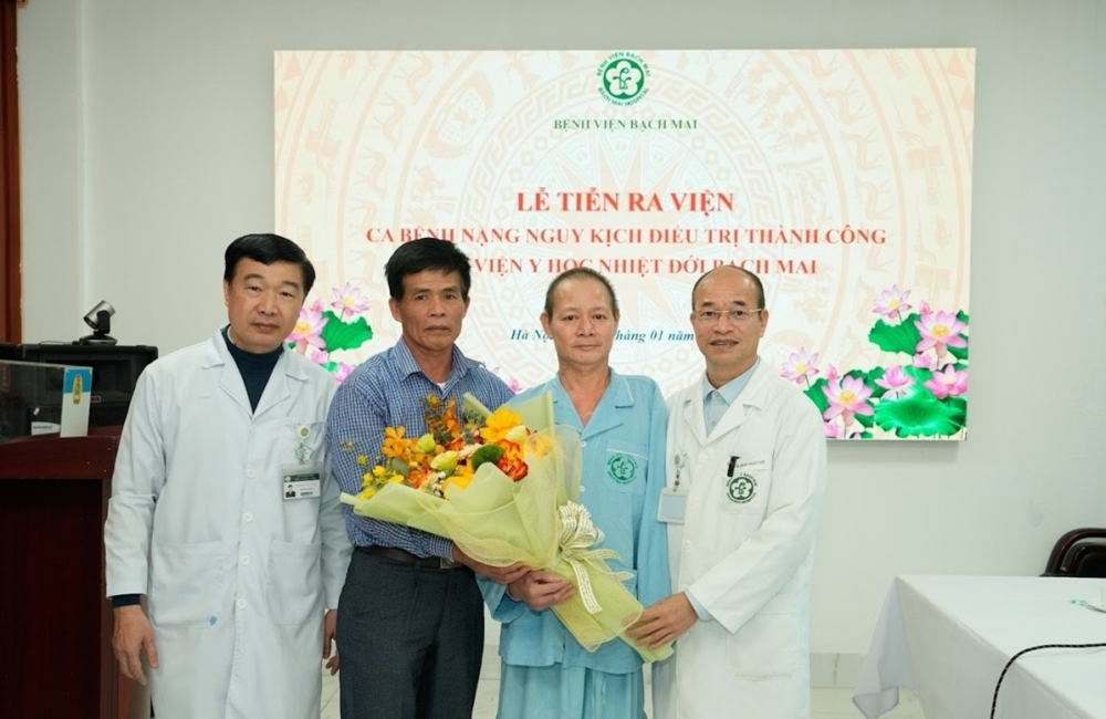 Cuộc chiến 47 ngày giành sự sống cho bệnh nhân nguy kịch ở Bệnh viện Bạch Mai