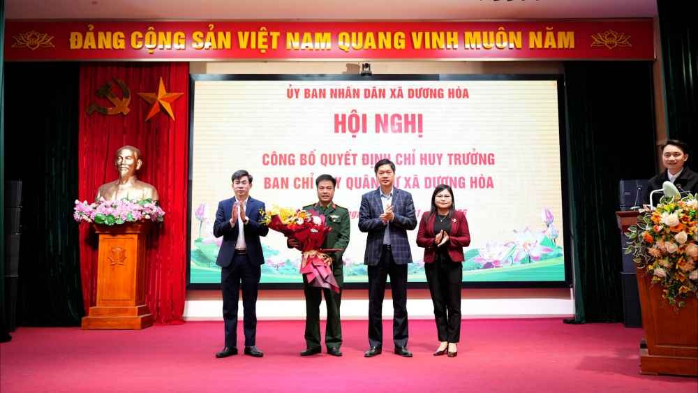 Công bố tân Chỉ huy trưởng Ban Chỉ huy Quân sự xã Dương Hoà