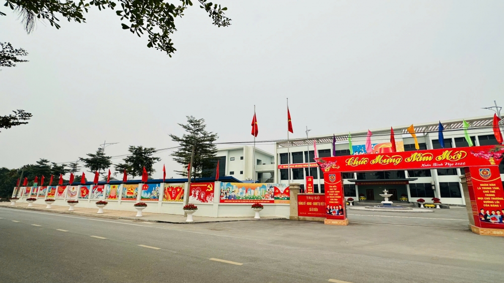 Xã Ô Diên trang hoàng đường phố mừng Đại hội Đảng và Tết Bính Ngọ 2026