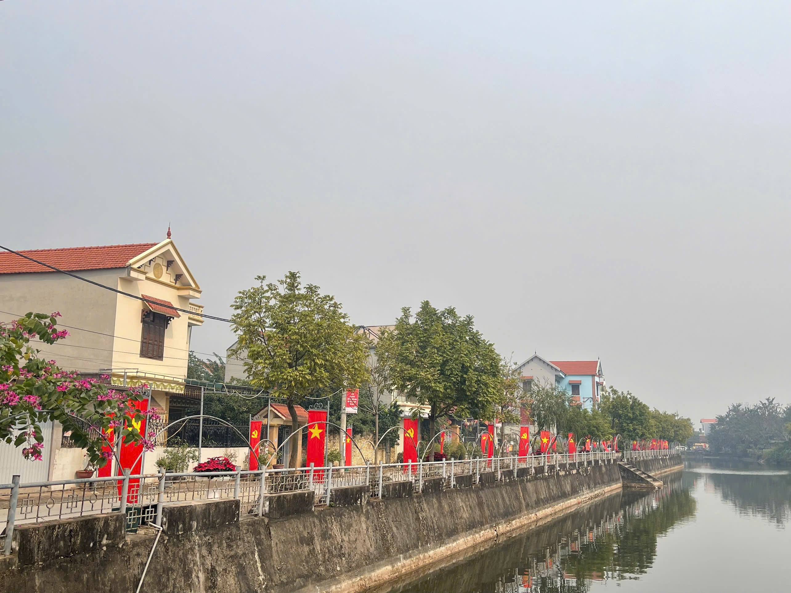 Xã Ô Diên trang hoàng đường phố mừng Đại hội Đảng và Tết Bính Ngọ 2026