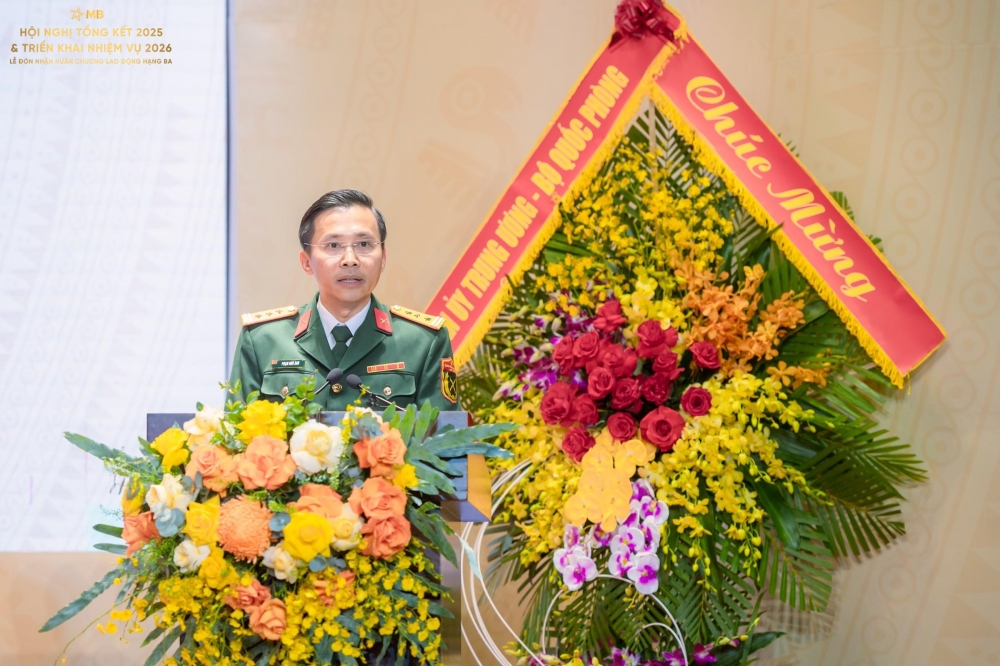 MB đón nhận Huân chương Lao động Hạng Ba