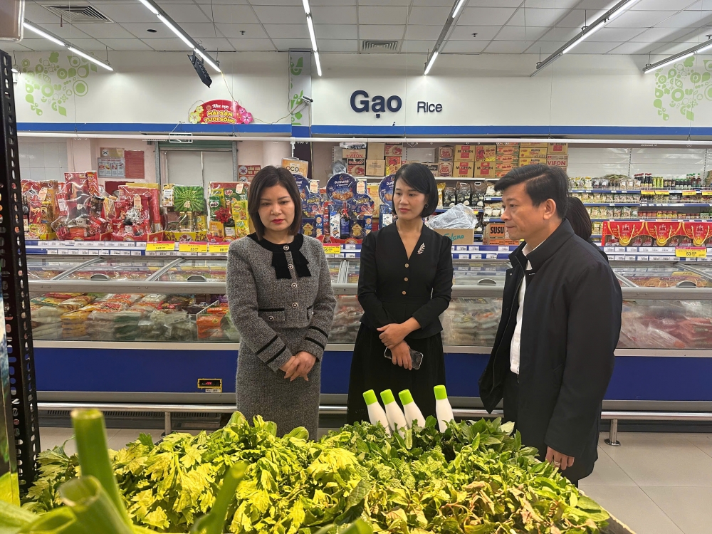 Kiểm tra việc cung ứng hàng hóa, bình ổn thị trường Tết tại nhiều tỉnh, thành