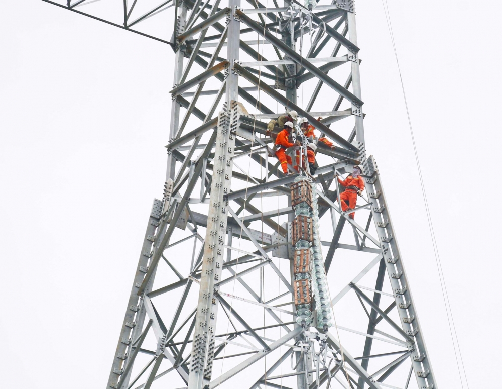 Bảo đảm đủ điện phục vụ sản xuất kinh doanh và đời sống nhân dân trong thời gian cao điểm 2026 và giai đoạn 2027 - 2030