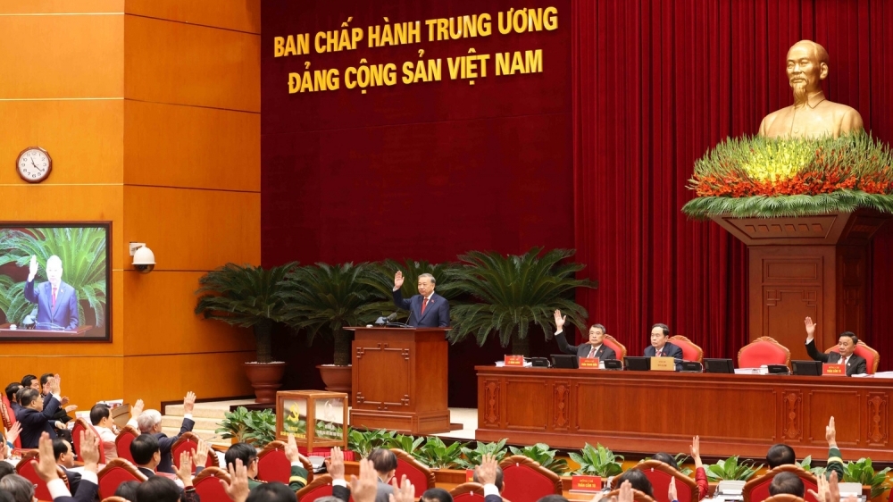 Công bố danh sách 19 Ủy viên Bộ Chính trị khóa XIV