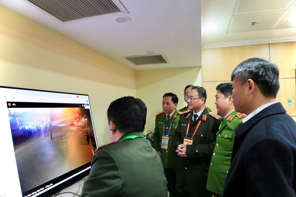 Những người mang đến sự an toàn cho đêm bắn pháo hoa mừng Đại hội Đảng Những người mang đến sự an toàn cho đêm bắn pháo hoa mừng Đại hội Đảng