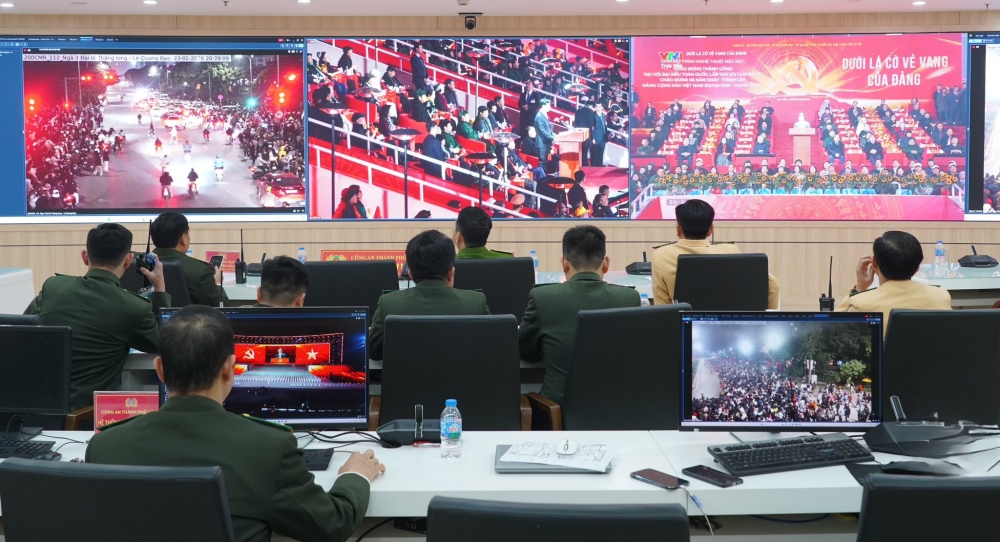 Những người mang đến sự an toàn cho đêm bắn pháo hoa mừng Đại hội Đảng Những người mang đến sự an toàn cho đêm bắn pháo hoa mừng Đại hội Đảng