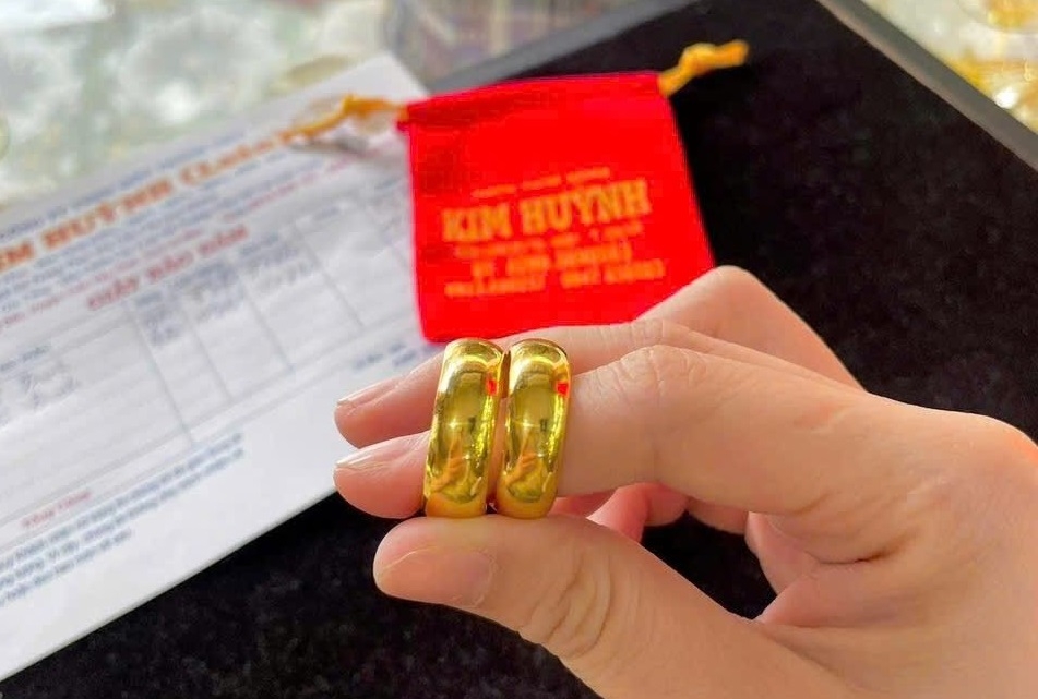 Người dân “nóng ruột” trước đà tăng không điểm dừng của giá vàng Người dân “nóng ruột” trước đà tăng không điểm dừng của giá vàng