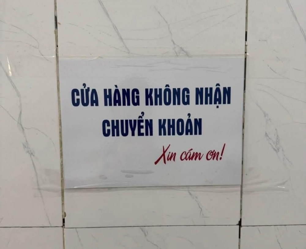 Cử tri phản ánh còn cửa hàng, doanh nghiệp từ chối chuyển khoản giá trị lớn