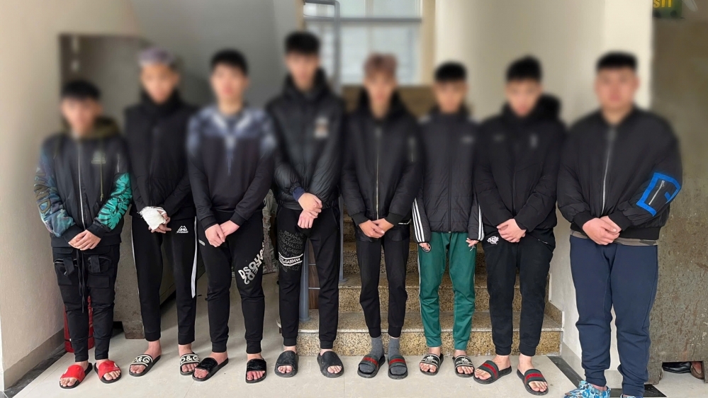 Hà Nội: Tạm giữ hình sự nhóm đối tượng sàm sỡ phụ nữ khi đi “bão”