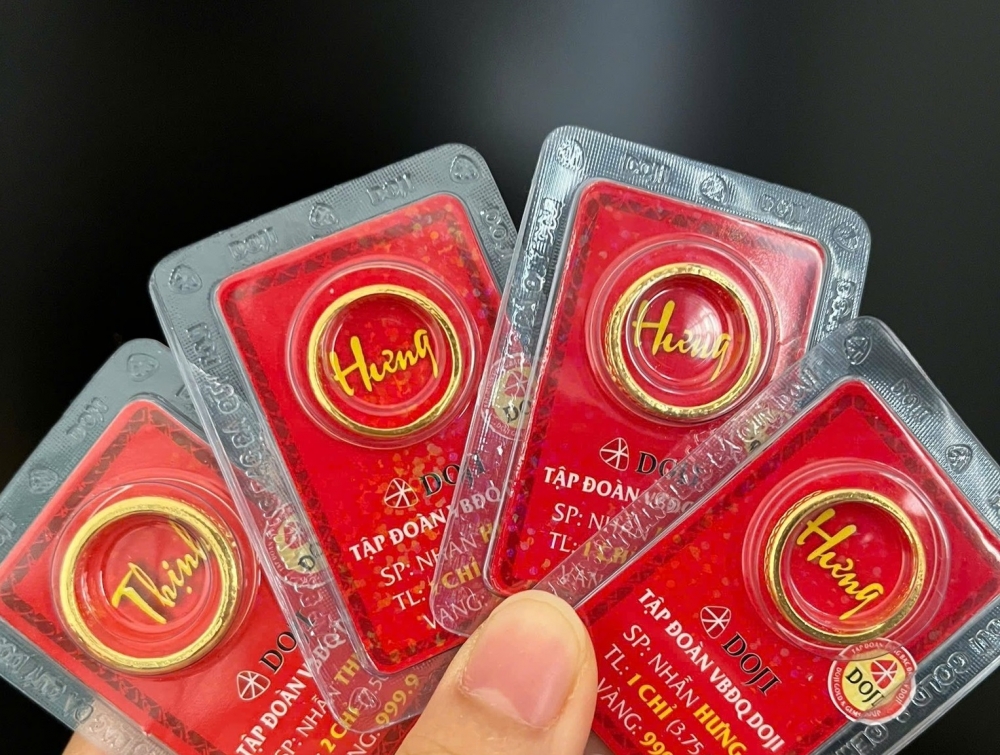 Giá vàng tiếp tục tăng phá vỡ mọi kỷ lục, cẩn trọng khi xuống tiền Giá vàng tiếp tục tăng phá vỡ mọi kỷ lục, cẩn trọng khi xuống tiền