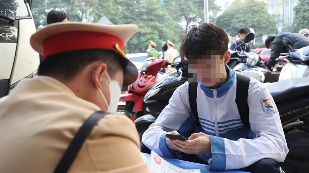 Hà Nội: Gần 1.700 học sinh vi trật tự an toàn giao thông trong tháng đầu năm