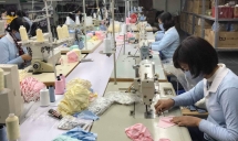 Các nhà máy khẩu trang lo thiếu nguyên liệu