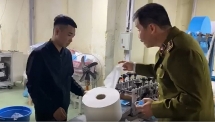 Tổng cục QLTT thông tin thêm vụ làm giả khẩu trang từ... giấy vệ sinh