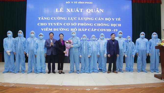 vinh phuc xin chi vien them 25 bac si de chong dich corona