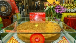 Cặp bánh lớn nhất Việt Nam ra mắt tại lễ hội đền Trần Thái Bình