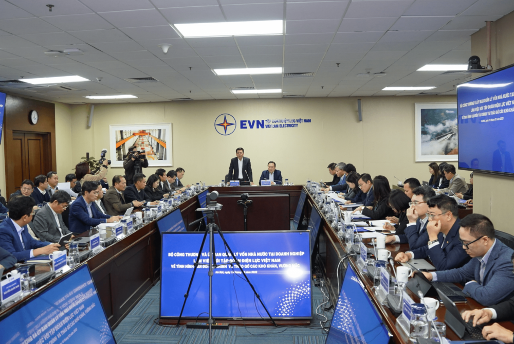Bộ Công thương, Ủy ban Quản lý vốn Nhà nước họp tìm giải pháp cân đối tài chính cho EVN