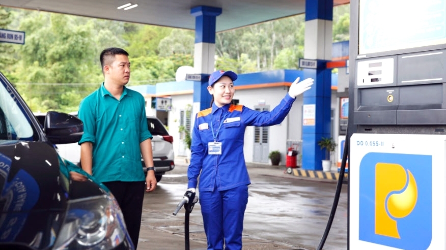 Số cửa hàng bán lẻ xăng dầu cấp hóa đơn từng lần bán tăng cao