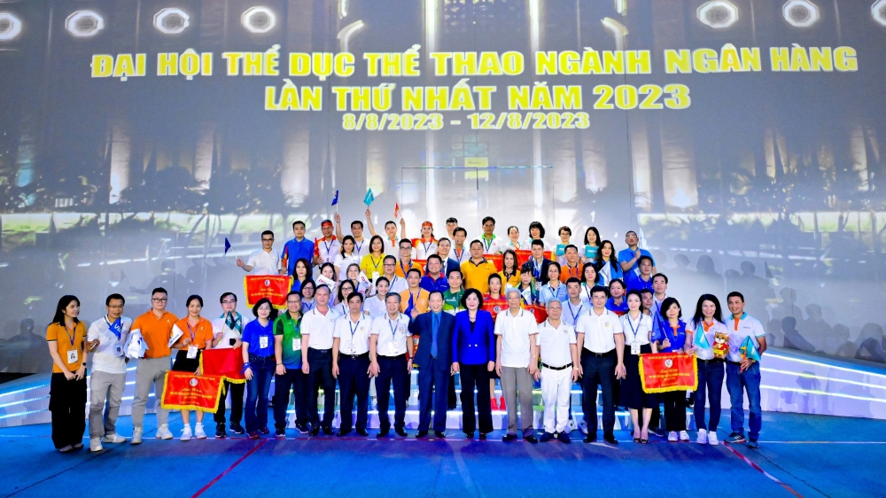 Xây dựng Công đoàn Ngân hàng Việt Nam vững mạnh toàn diện