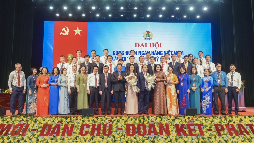 Xây dựng Công đoàn Ngân hàng Việt Nam vững mạnh toàn diện