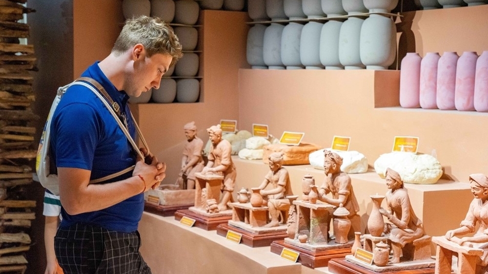 Việt Nam đón 12,5 triệu khách du lịch dịp Tết Nguyên đán