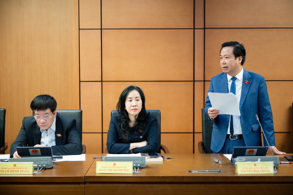 Cân nhắc đề xuất bổ sung trường hợp tạm đình chỉ đại biểu Quốc hội