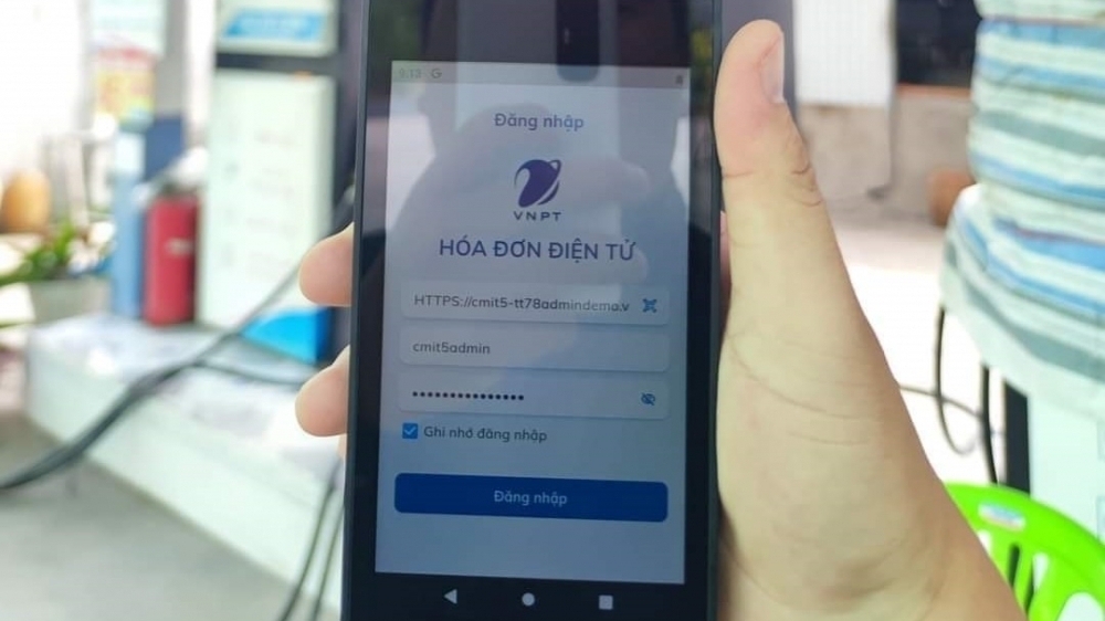 Ngành thuế thúc 13 tỉnh đẩy nhanh xuất hóa đơn điện tử xăng dầu