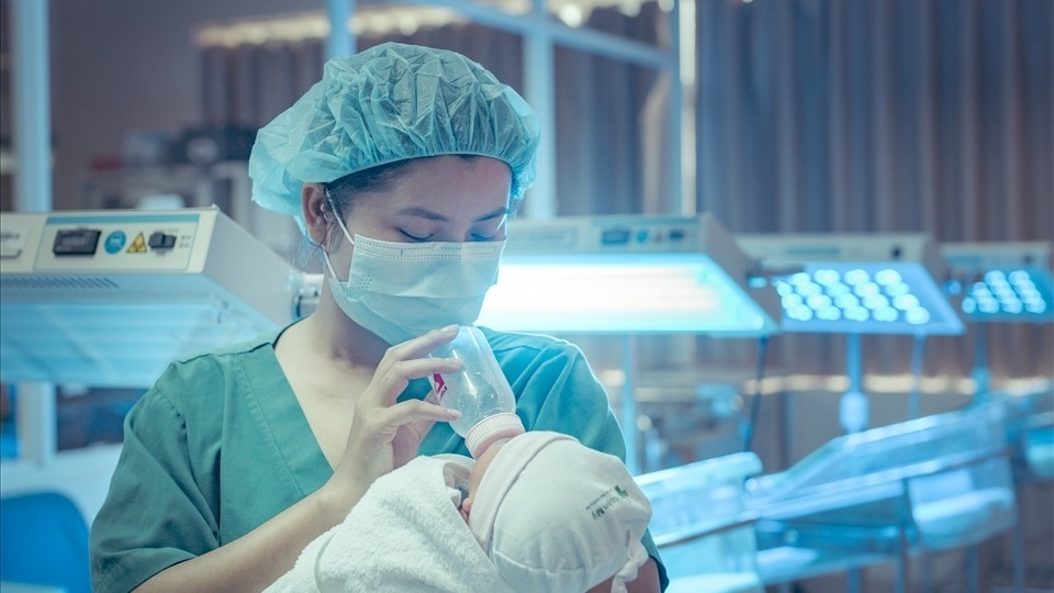 Bộ Chính trị: Không kỷ luật Đảng trường hợp sinh con thứ 3 trở lên